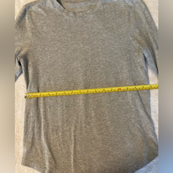 Lululemon long sleeve top gray size M/L - Picture 5 of 6